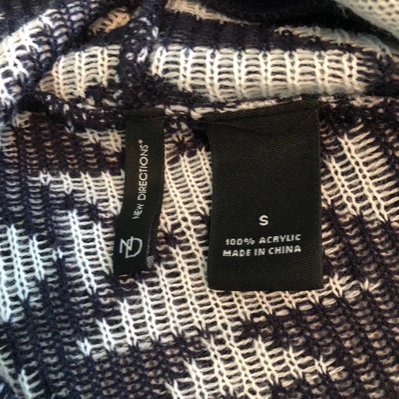 Aztec sweater with a hood - Picture 2 of 2